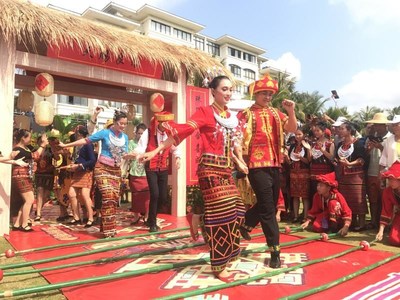 Hainan Autonomous County Lingshui Promotes Tourism and Cultural Resources at the 2019 Sanyuesan Festival