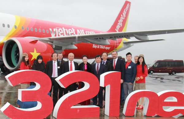 Chairwoman of the Vietnamese National Assembly Nguyen Thi Kim Ngan joins Vietjet at ceremony in Toulouse, France to receive brand new A321neo