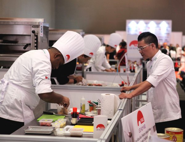 Lee Kum Kee Joins Hands with Michelin-starred Chef Kwok-keung Chan to Present A Taste of Authentic Chinese to Indonesia at FHI 2019