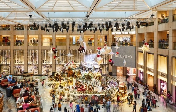 Celebrate the Christmas Spirit at LANDMARK