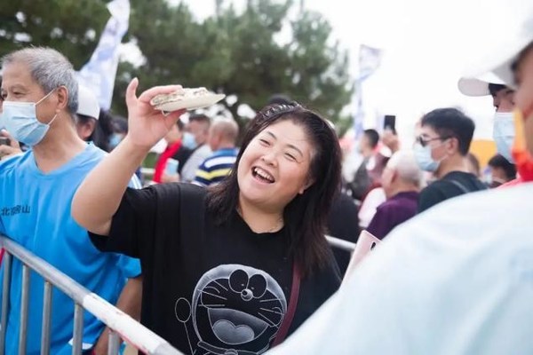 The 6th International Oyster Culture Festival Lights Up Rushan Yintan Beach in Weihai