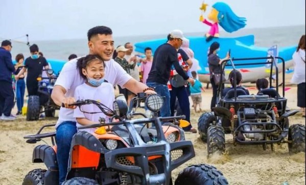 The 6th International Oyster Culture Festival Lights Up Rushan Yintan Beach in Weihai