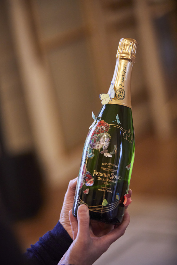 To celebrate 120 years of its Art Nouveau heritage, Maison Perrier-Jouët presents its collaboration with artist Garance Vallée at Unique Design x Paris and offers an exclusive experience at the Hôtel de Crillon