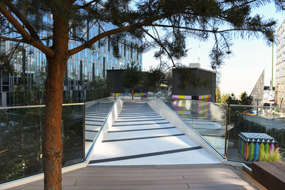 25 Giant Water Droplets Appear on The Tide on Greenwich Peninsula - London's First Riverside Cultural Linear Park