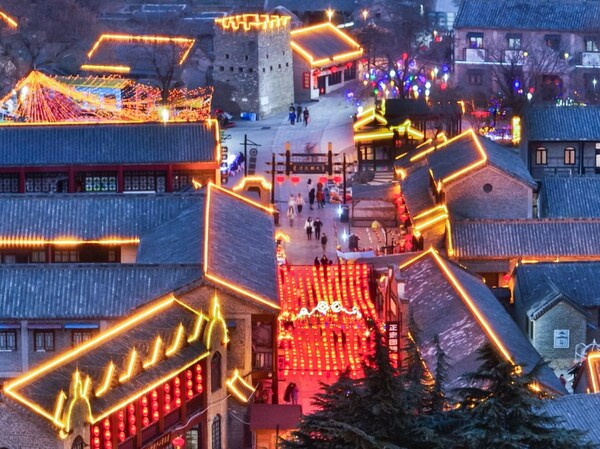 Xinhua Silk Road: Colored lanterns decorated in Zaozhuang, E.China Shandong to celebrate the Lantern Festival