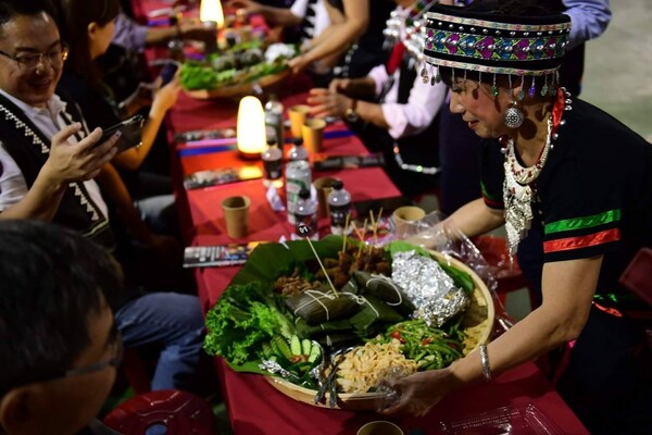 Longgang Rice Noodle Festival's Water Splash & Fire Dance Makes the Enchanted Golden Triangle International