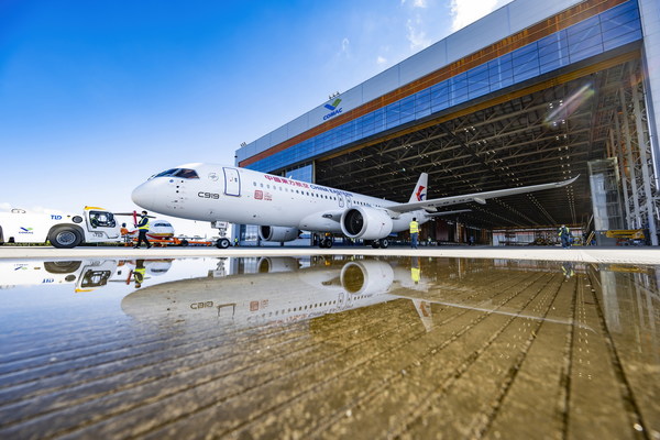 World's first C919 Aircraft delivered to China Eastern Airlines