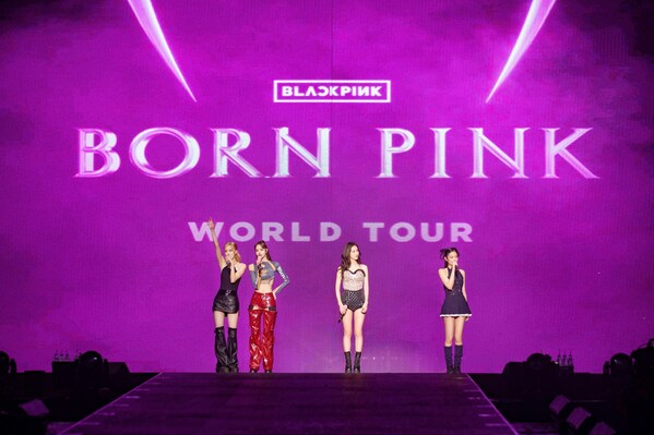 BLACKPINK WORLD TOUR [BORN PINK] MACAU HELD IN GALAXY ARENA SUCCESSFULLY show their ENERGETIC dance and music to over 20 thousand music lovers