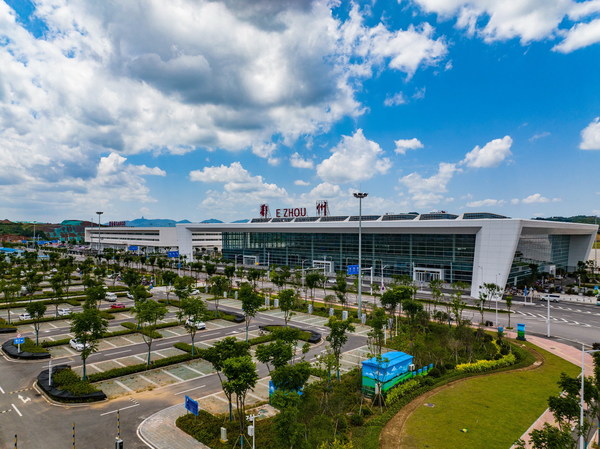 "A going-out channel in the sky" in central China: Asia's largest professional cargo airport starts operation