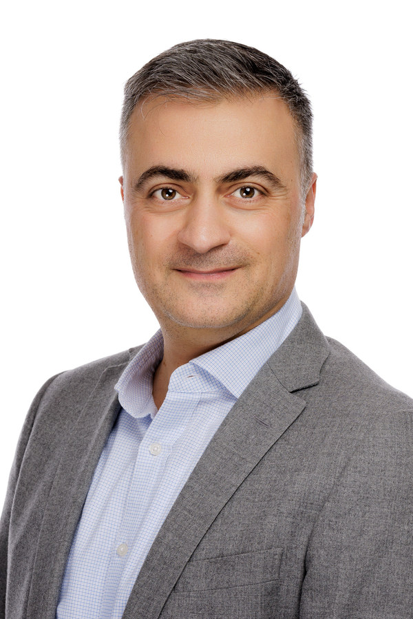 Victor Papamoniodis Joins Medison Pharma as VP International Markets