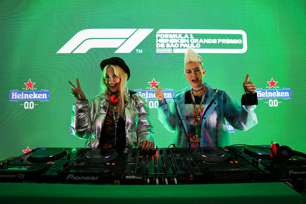 DJ duo NERVO and Heineken® to take off with a unique hot air balloon performance to celebrate the return of F1® to Brazil