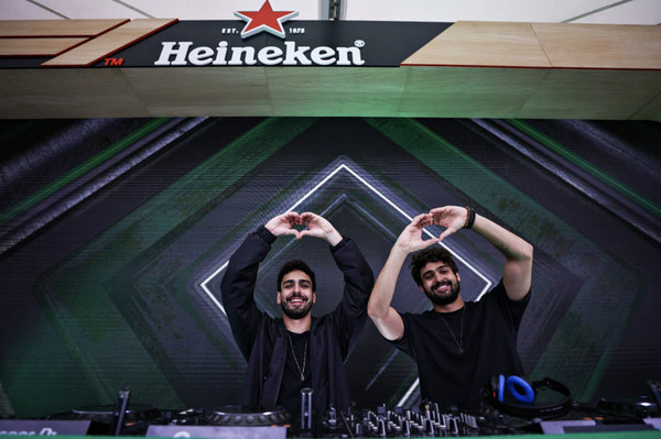 DJ duo NERVO and Heineken® to take off with a unique hot air balloon performance to celebrate the return of F1® to Brazil