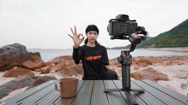 HOHEM iSteady MT2-A 4-In-1 Camera Stabilizer with Magnetic AI Tracking and RGB Fill Light