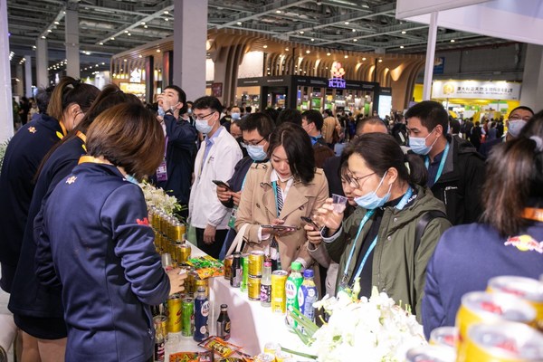 Marking the 45th Anniversary of Sino-Thailand Diplomatic Relationship, His Excellency The Ambassador of the Kingdom of Thailand in China visits TCP Red Bull's global "House of Brands' Booth at the 2020 CIIE.