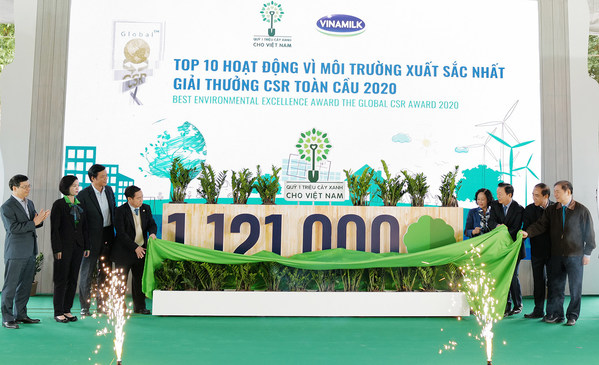 Vinamilk Is Recognized By The Global CSR Awards 2020 For 1 Million Trees Initiative