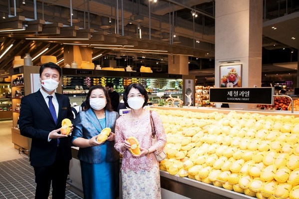 Thai Rainbow Mango "Mahachanok" enters Korea after 9 years of endeavor