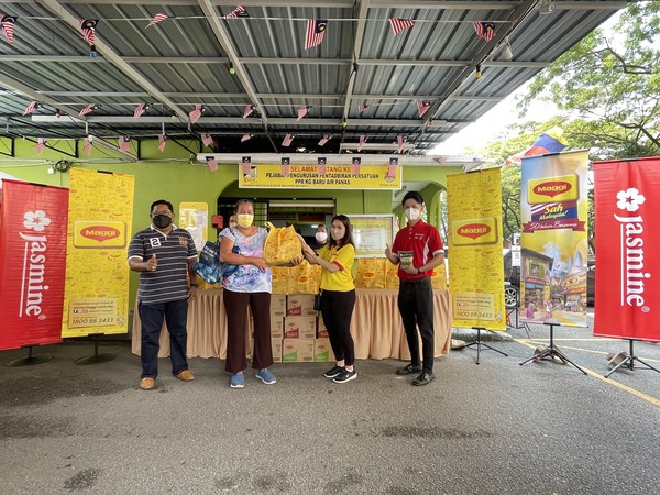 Jasmine Food Joins MAGGI(R) Sah Malaysia Campaign to Distribute 33,000 Meal Kits to Vulnerable Families