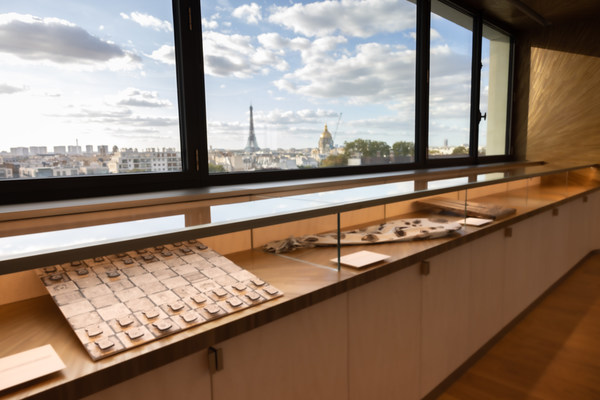 Moet Hennessy invites ten artists, recent graduates of the Beaux-Arts de Paris, to its new Paris headquarters