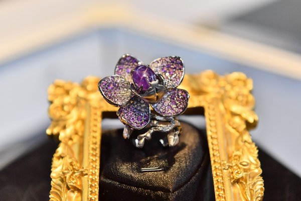 Chinese buyers, Asian neighbours fuel business at Shenzhen Jewellery Fair