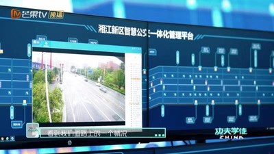 International Apprentices in "The Day I Ran China" Blown away by China's 5G Smart Bus Transit Technology