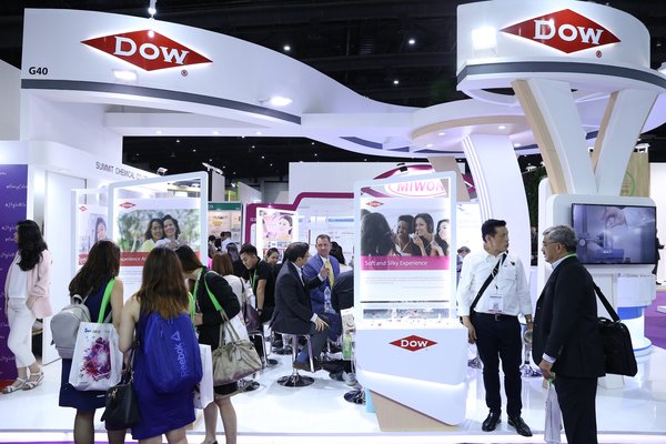 Dow unveils #SocMedBeauty concept for a flawless, "selfie-ready" finish at in-cosmetics Asia