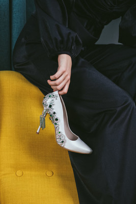 GÈNAVANT -- The Tailor-Made Jeweled Shoes Specialist Collaborates with Secoo to Promote Bespoke Elegance Online.