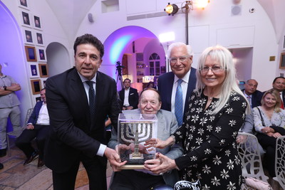 Pro-Israel Philanthropists Dr. Miriam & Sheldon Adelson Receive the Friends Of Zion Award