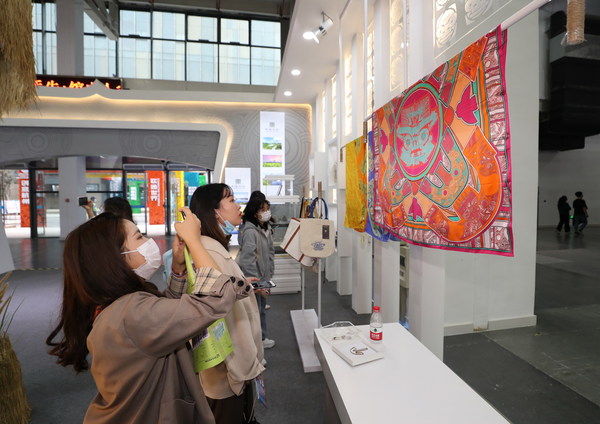 East China's Hangzhou puts on online expo to showcase global cultural and creative products