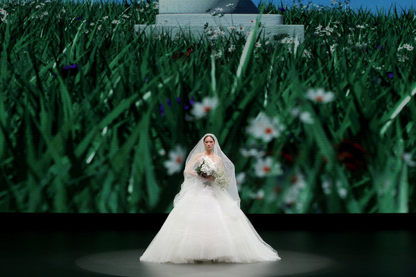 The digital Valmont Barcelona Bridal Fashion Week revitalises the bridal fashion industry