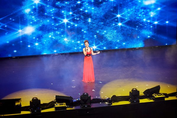 Vietnamese Broadcaster Performed Live at BIGO Awards Gala 2020 Held in Singapore