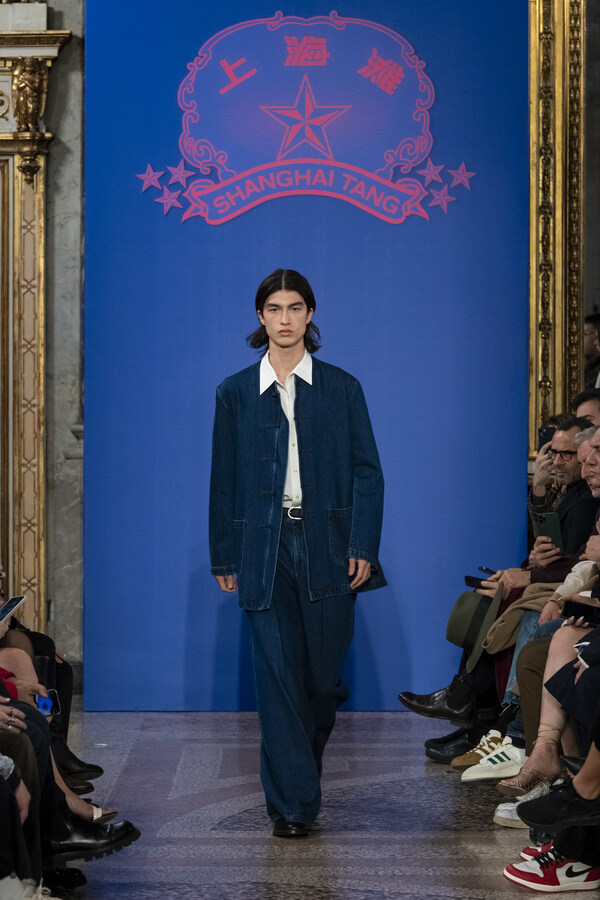 SHANGHAI TANG makes menswear runway debut at the 2023 Fall/Winter Milan Fashion Week "REUNION"