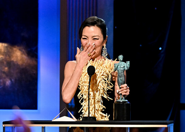 Michelle Yeoh in Moussaieff high jewellery attending the 29th Screen Actors Guild Awards (SAG)