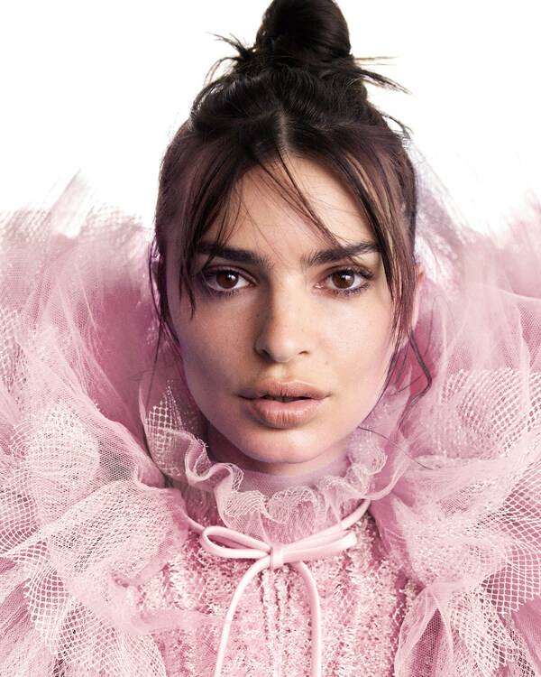 EMILY RATAJKOWSKI ANNOUNCED AS THE NEW FACE OF VIKTOR&ROLF'S FLOWERBOMB