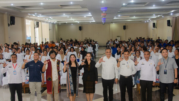 Preventing Cybercrimes, Indonesia's Ministry of Communications and Informatics Educates a Thousand of Sikka Residents on Personal Data Protection