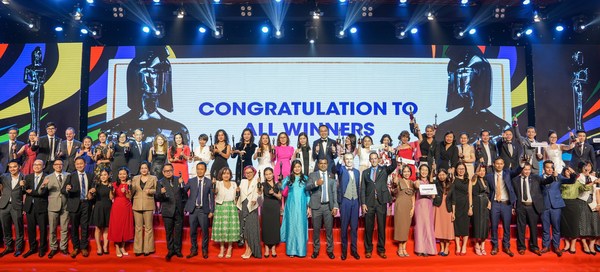 120 Vietnamese Companies Honored as Best Companies to Work for in Asia 2022