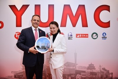 Yum China Welcomes Kentucky Governor and Delegation to China