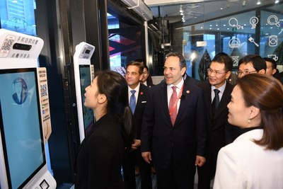 Yum China Welcomes Kentucky Governor and Delegation to China