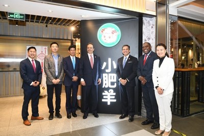 Yum China Welcomes Kentucky Governor and Delegation to China