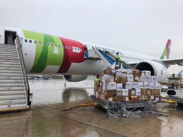 Fosun Chartered Flight to Portugal, Over One Million pieces of Masks and Detection Kits arrive Lisbon