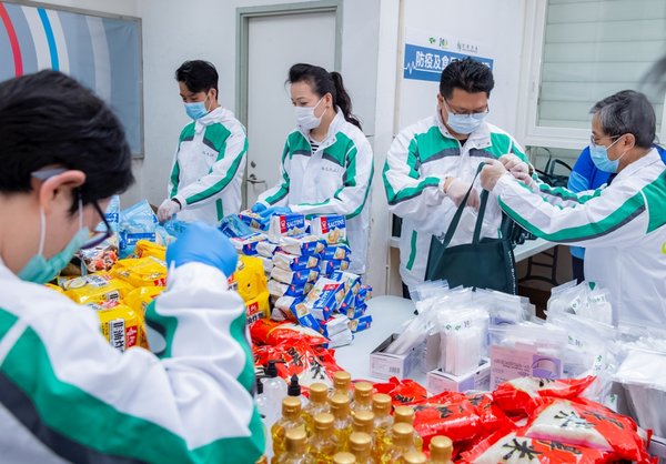 Hang Lung Novel Coronavirus Relief Fund Donates Health and Food Kits to the Underprivileged