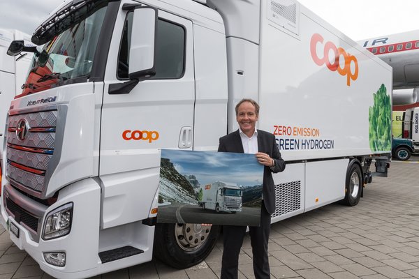 Hyundai Motor's Delivery of XCIENT Fuel Cell Trucks in Europe Heralds Its Commercial Truck Expansion to Global Markets