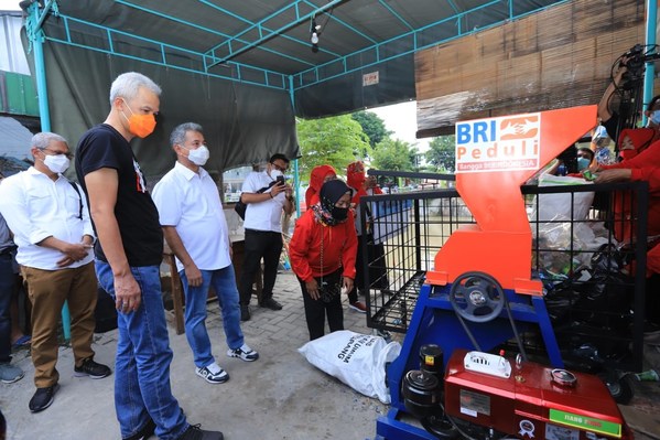 "BRI Clean the River" Program Encourages Environmental Sustainability and Community Economic Empowerment in the Kalisari River Region