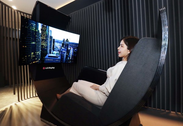 LG Display to Showcase Innovative Flexible OLED Solutions at CES 2022