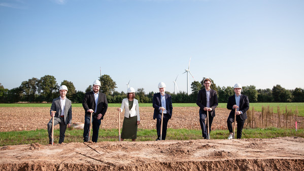 10,000 green hydrogen generators per month: groundbreaking for Enapter electrolyser mass production in North Rhine-Westphalia