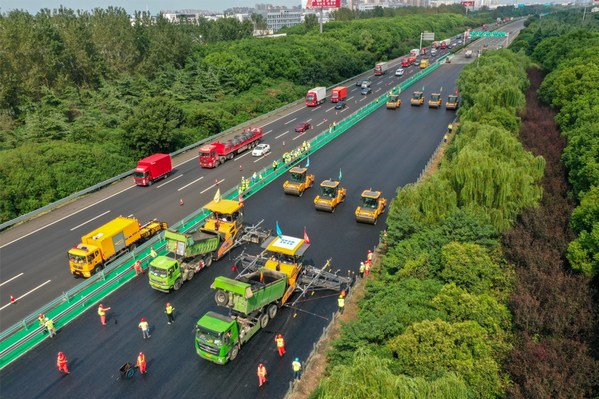 XCMG's Unmanned Road Construction Fleet, the Largest Scale Globally, Completes National Highway Maintenance Project