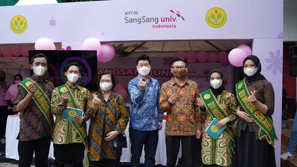 KT&G Sangsang Univ Opens 'Univ Zone' in State University of Jakarta for the youths