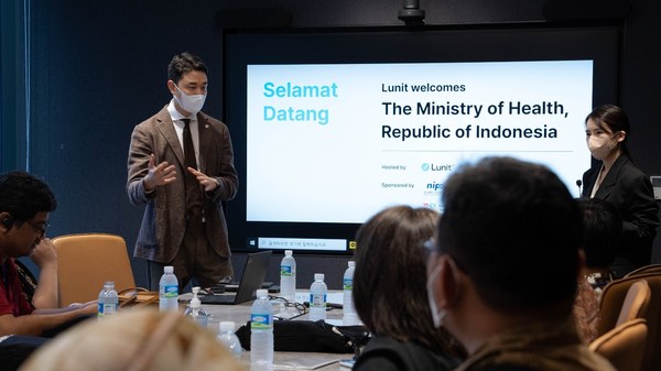 Lunit Introduces AI for TB Screening to Indonesia Ministry of Health Officials