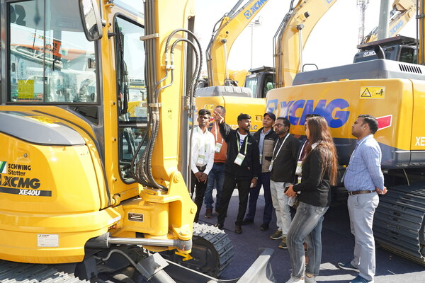 bauma CONEXPO INDIA 2023: XCMG Excavator Showcases Six Customized New Products, Signs Pre-Sale Orders of Nearly 100 Units of Equipment