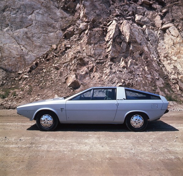 Hyundai Motor and Legendary Designer Giorgetto Giugiaro Collaborate to Rebuild Original 1974 Pony Coupe Concept