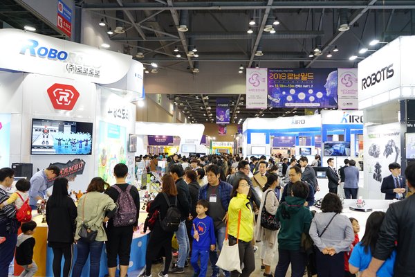 Korea's Largest Robot Exhibition Show "2019 Robot World" held at Kintex from October 9 to 12